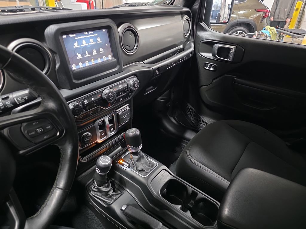 Used 2022 Jeep Wrangler Willys image 23