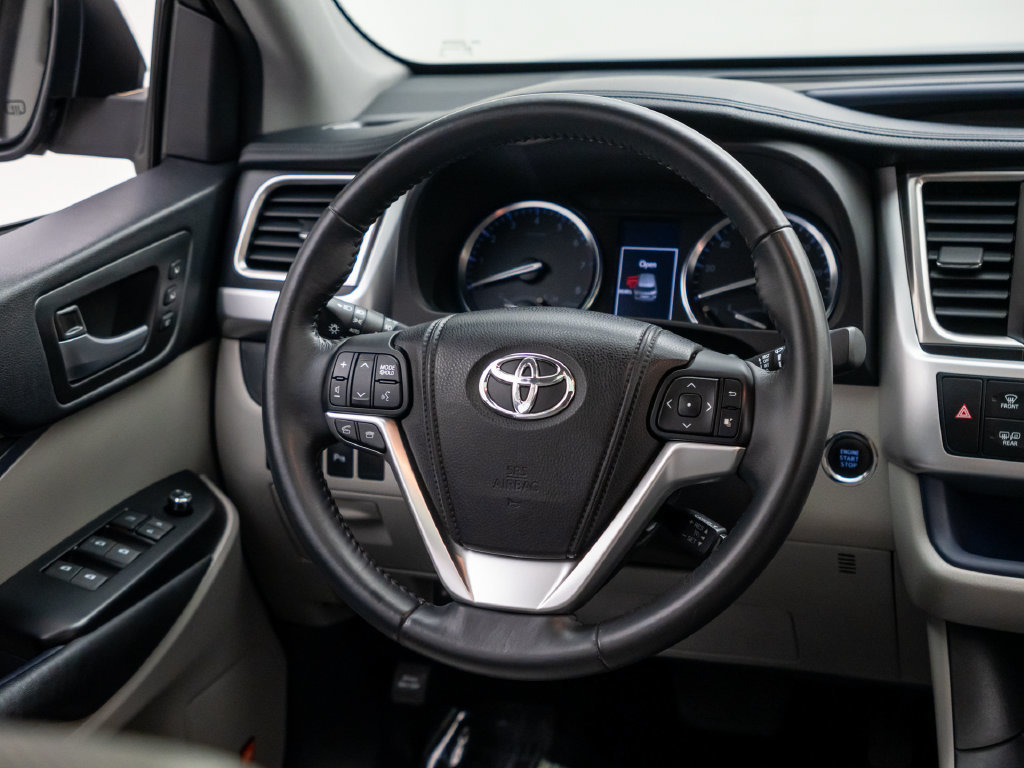 Used 2014 Toyota Highlander Limited AWD/4WD image 13