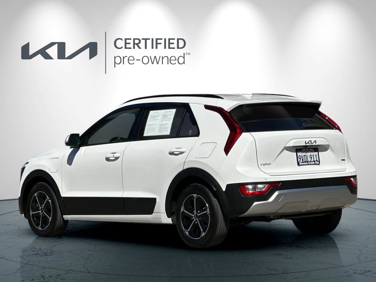 Certified 2025 Kia Niro EX FWD image 6