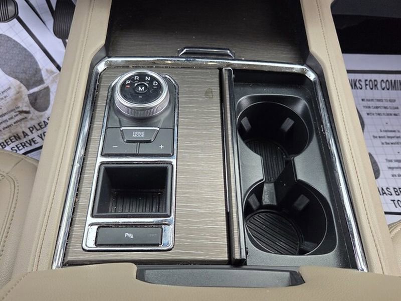 Used 2024 Ford Expedition Limited image 20