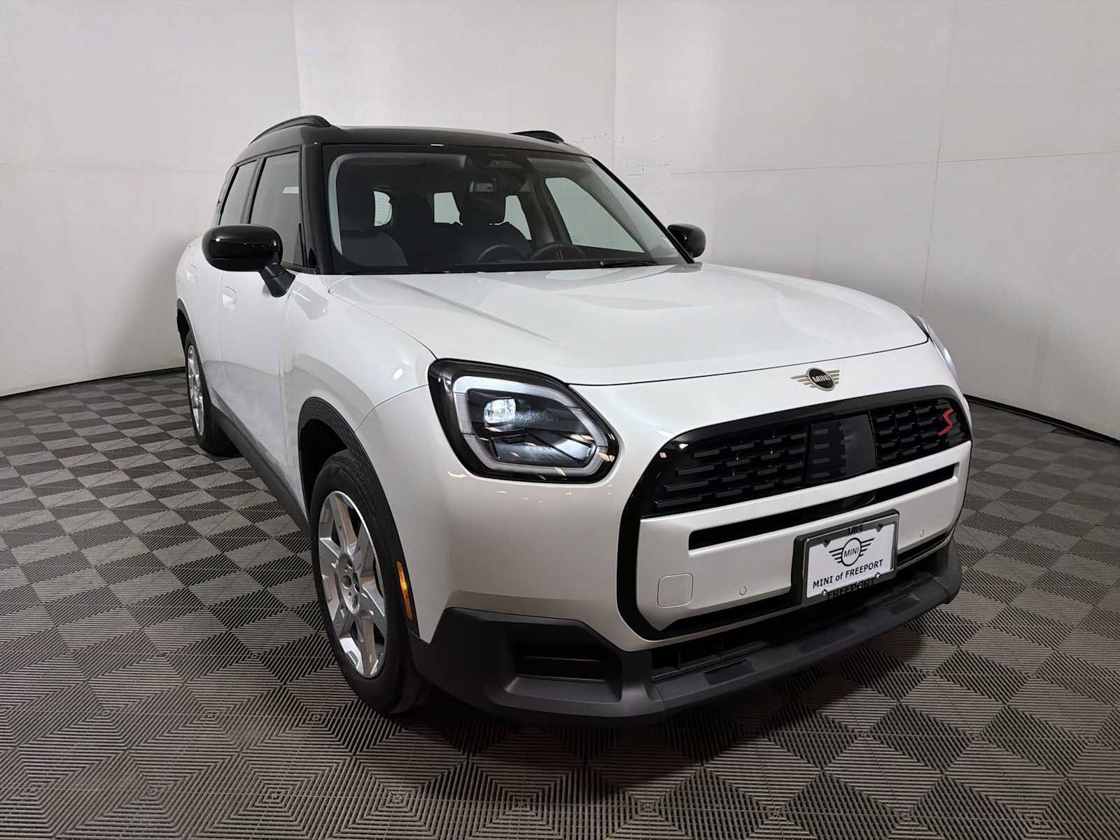 Certified 2025 MINI Cooper Countryman S image 2