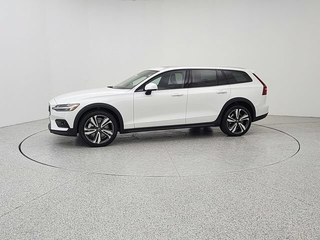 Certified 2025 Volvo V60 B5 Cross Country Plus AWD/4WD image 8