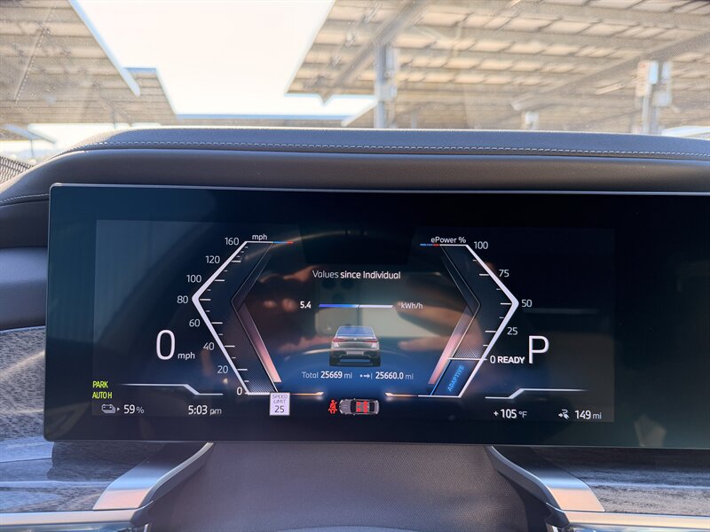Used 2023 BMW i7 xDrive60 w/ Parking Assistance Package AWD/4WD image 41