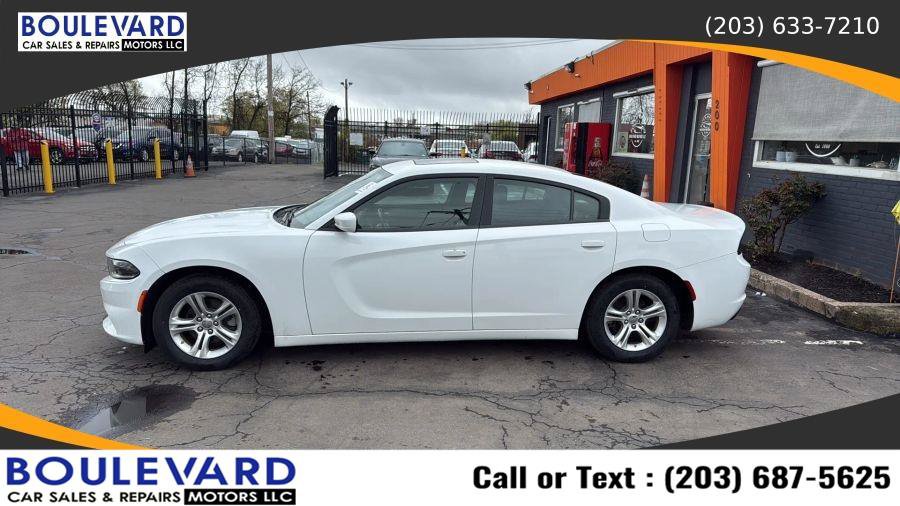 Used 2022 Dodge Charger SXT w/ Leather Interior Group RWD image 4