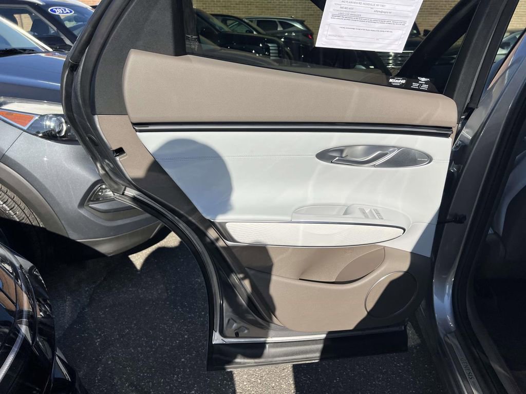 Certified 2026 Genesis GV70 2.5T Advanced image 15