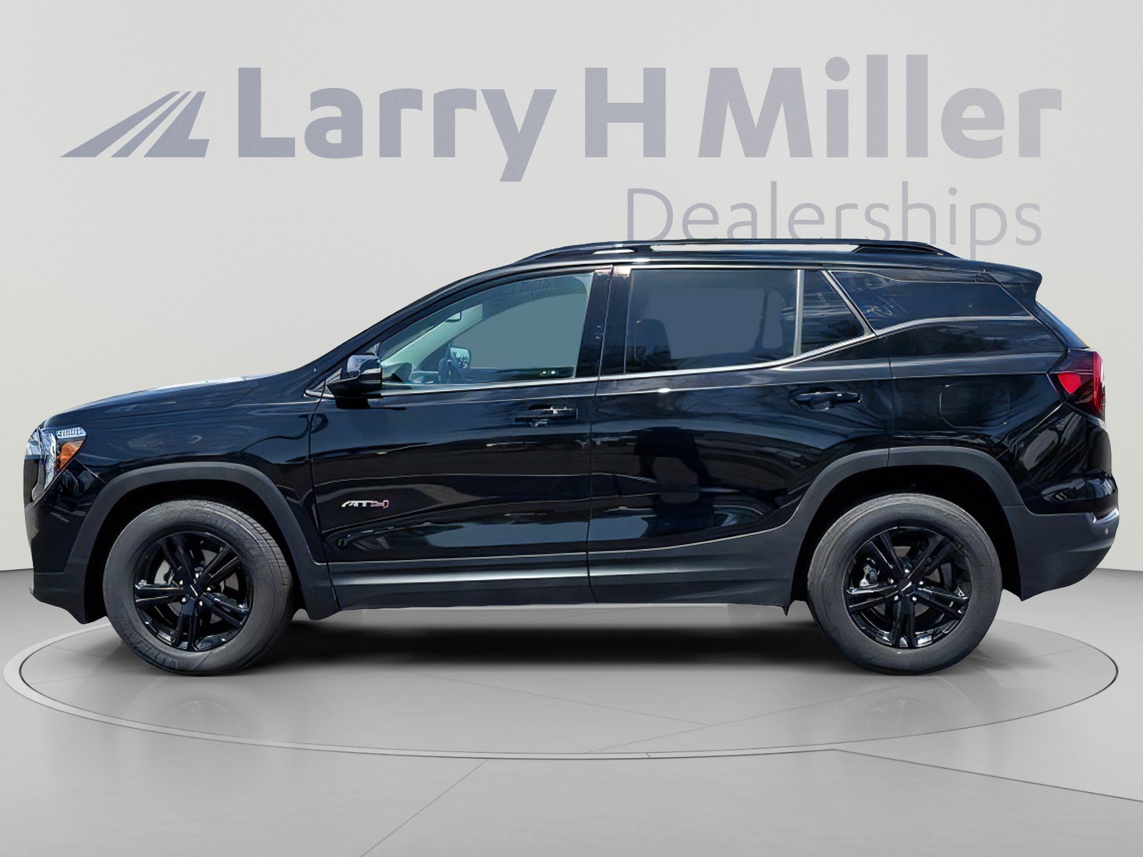 Used 2024 GMC Terrain AT4 AWD/4WD image 3