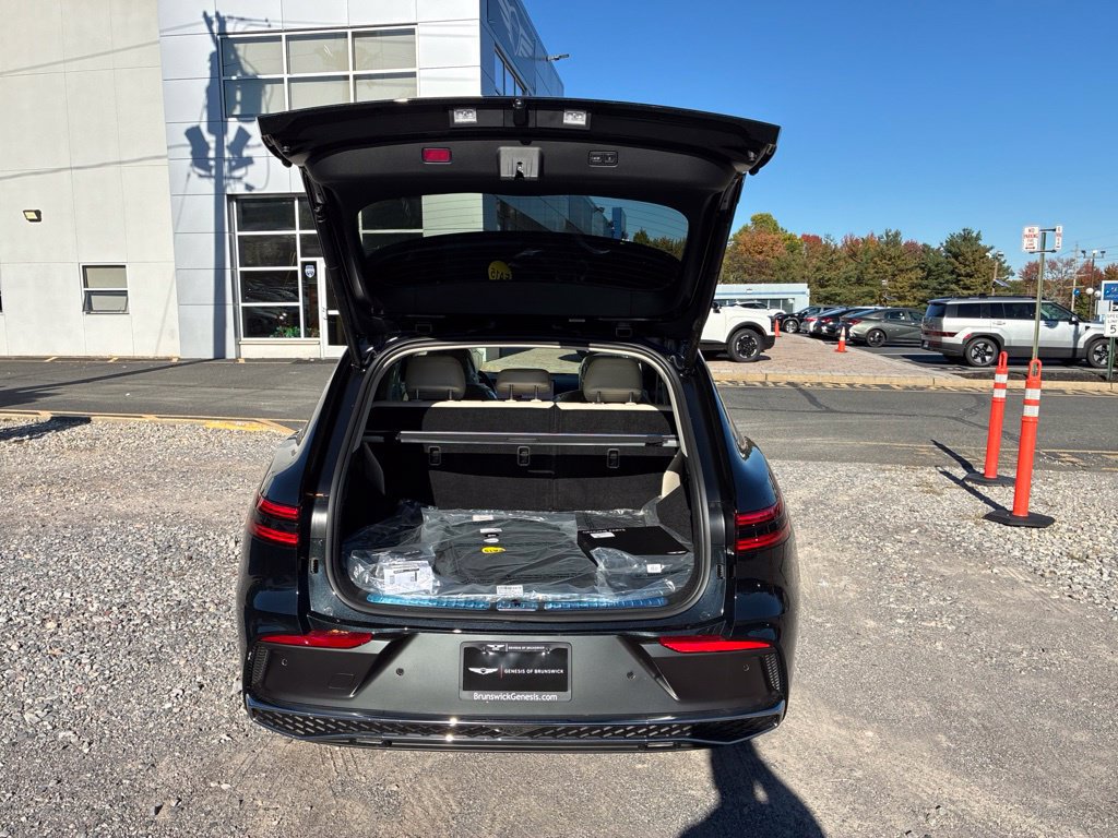 New 2027 Genesis GV70 2.5T Select AWD/4WD image 10
