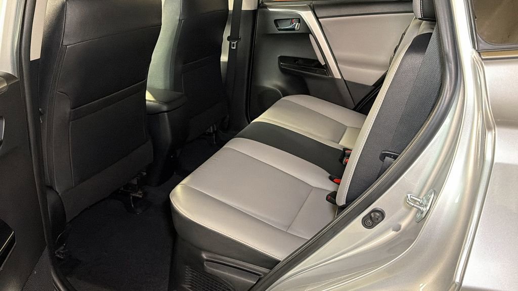 Used 2016 Toyota RAV4 Limited image 16