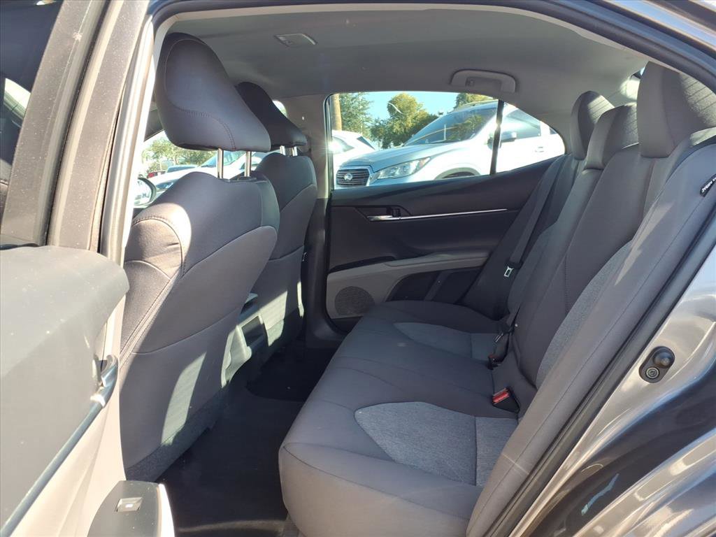 Used 2020 Toyota Camry LE image 14