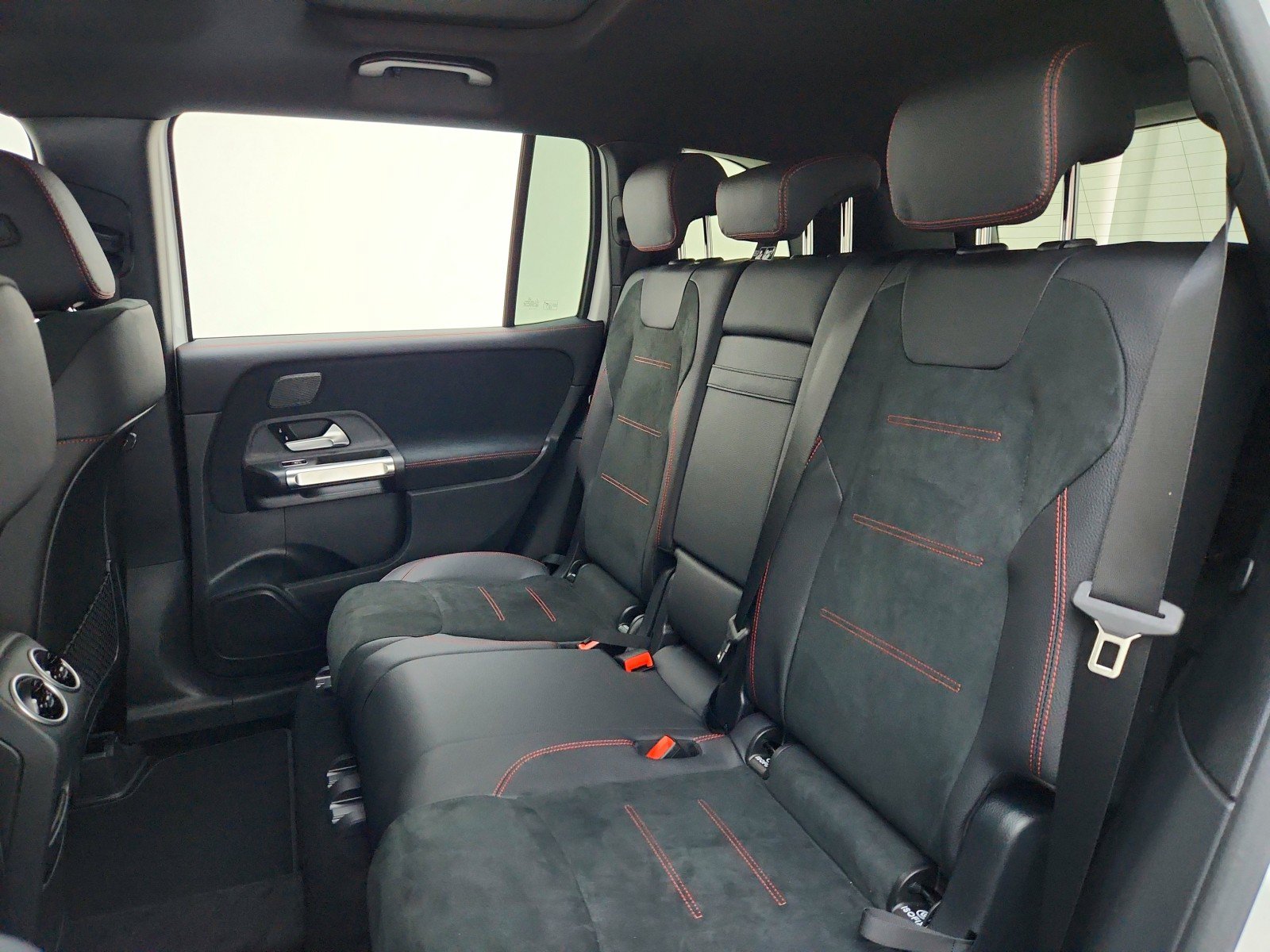 New 2026 Mercedes-Benz GLB 250 image 18