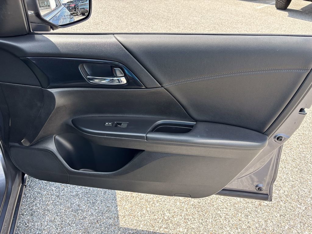 Used 2013 Honda Accord Sport image 36
