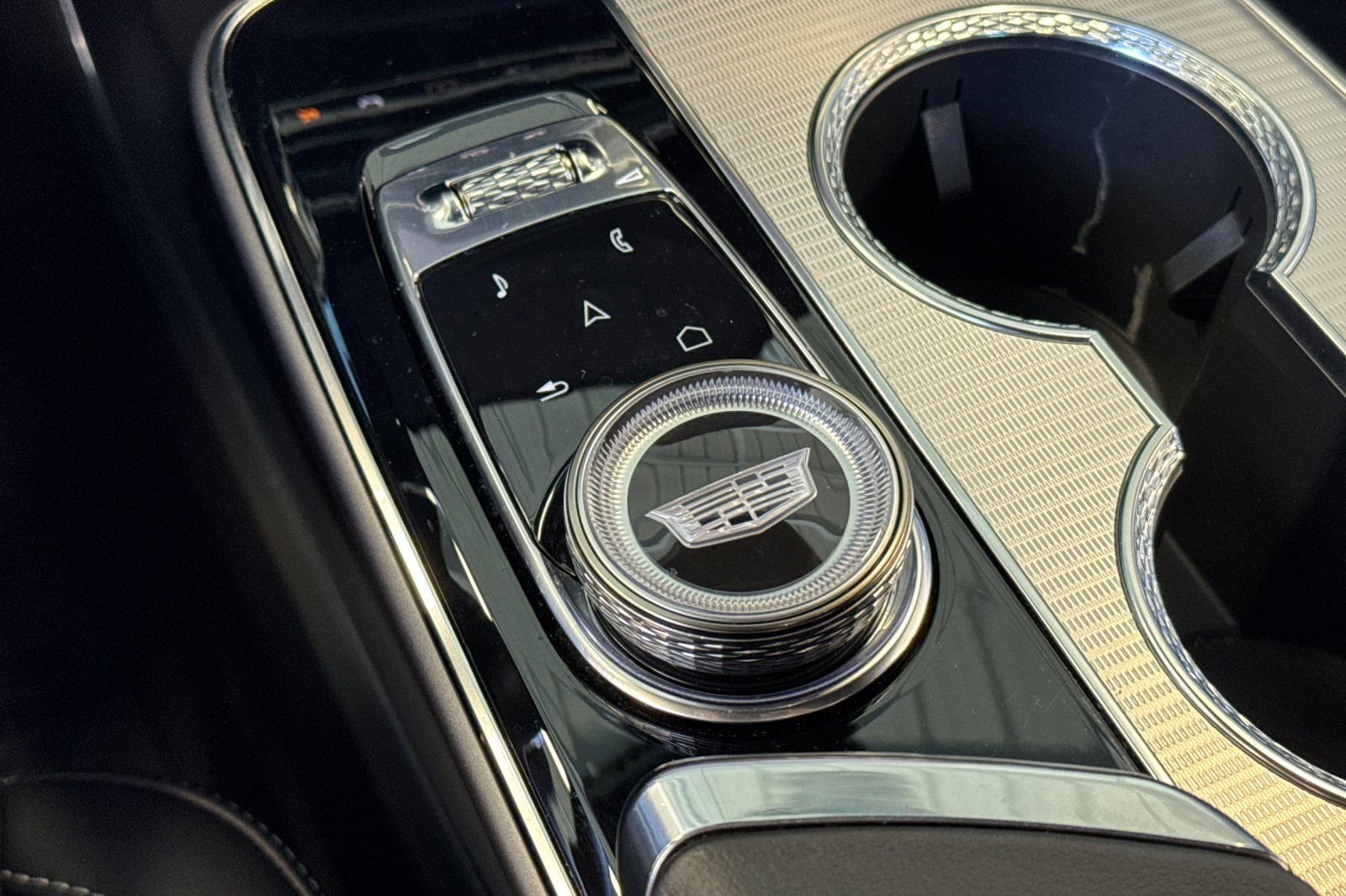 Used 2024 Cadillac Lyriq Tech w/ Driver Assist Package AWD/4WD image 29