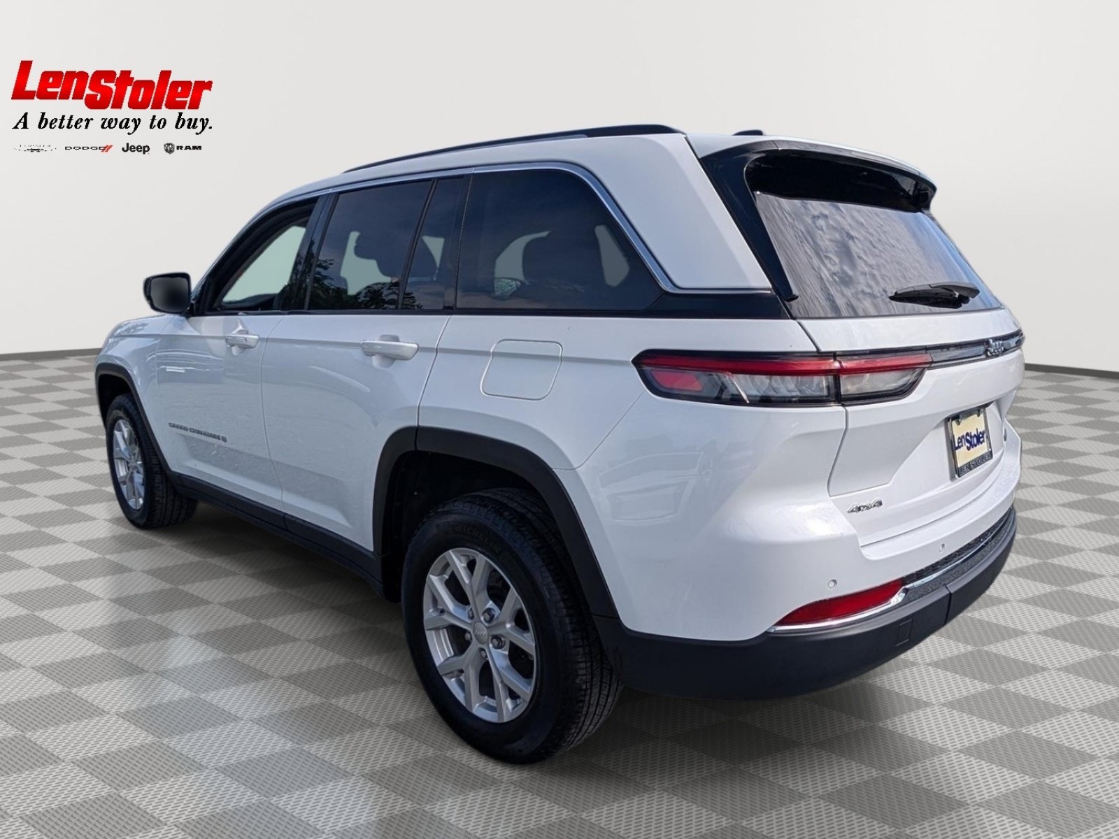 Used 2023 Jeep Grand Cherokee Limited AWD/4WD image 3