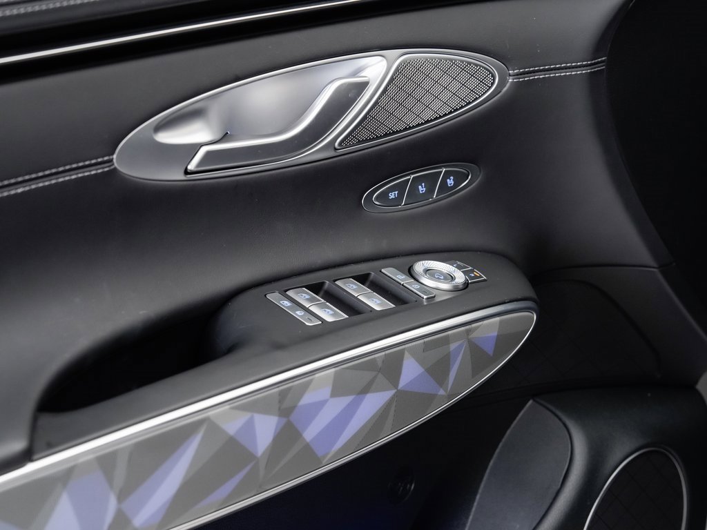 Used 2025 Genesis GV70 3.5T Sport w/ Sport Advanced Package image 8