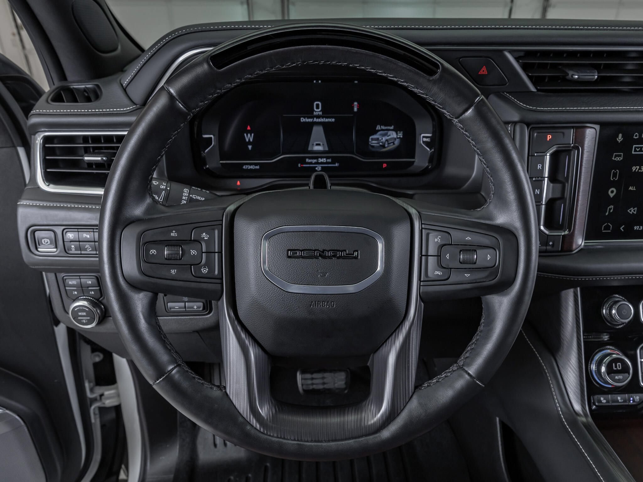 Used 2024 GMC Yukon XL Denali Ultimate AWD/4WD image 16