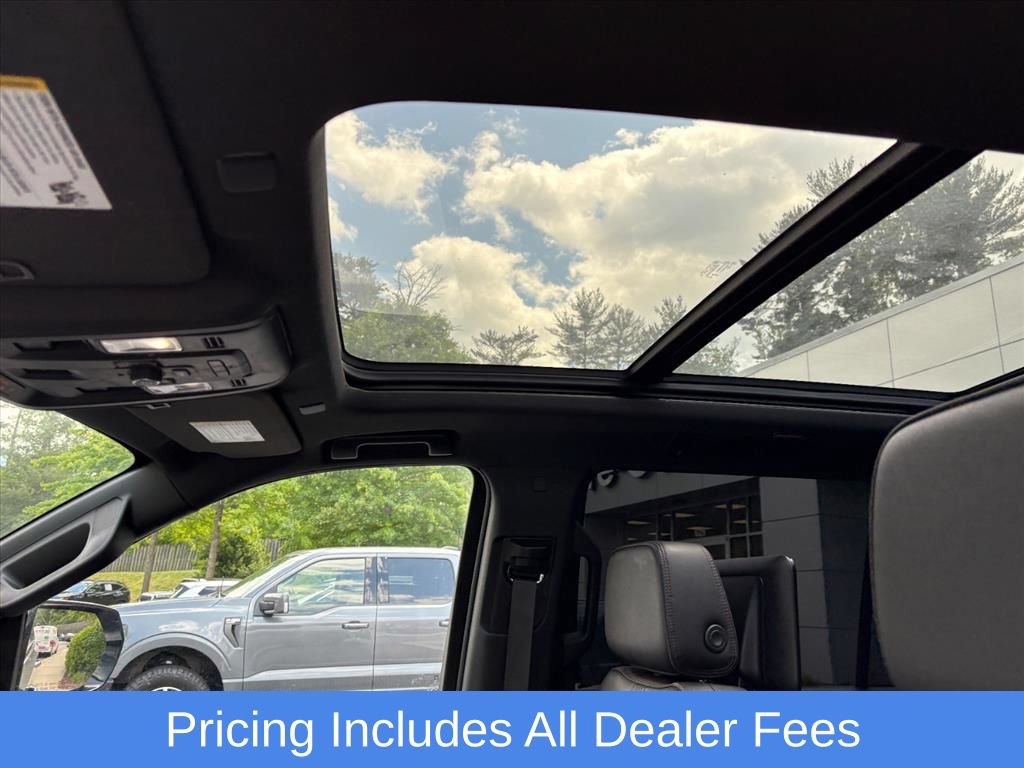Used 2023 Chevrolet Suburban RST w/ Luxury Package AWD/4WD image 13