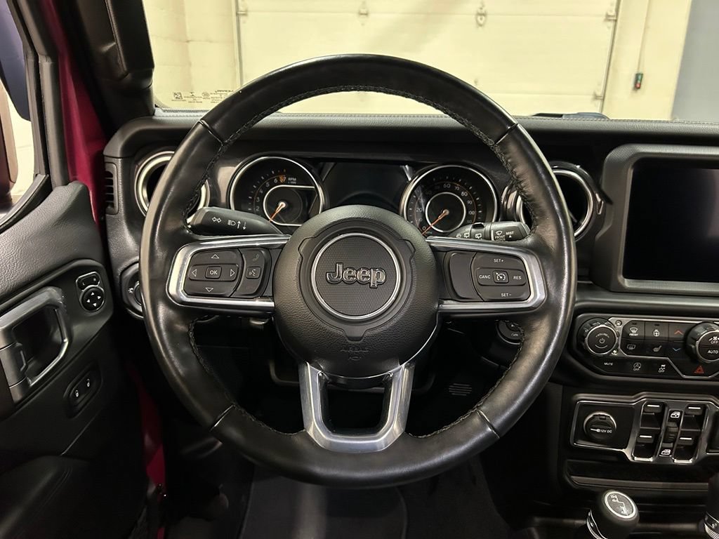 Used 2022 Jeep Wrangler Unlimited Sahara AWD/4WD image 17