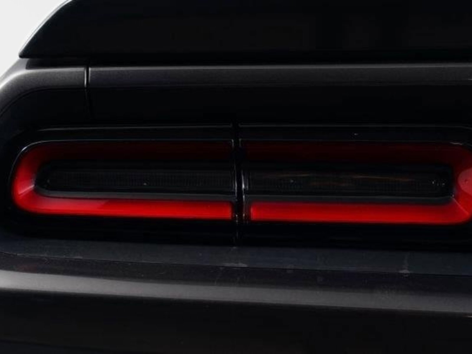 Used 2016 Dodge Challenger SRT Hellcat RWD image 14