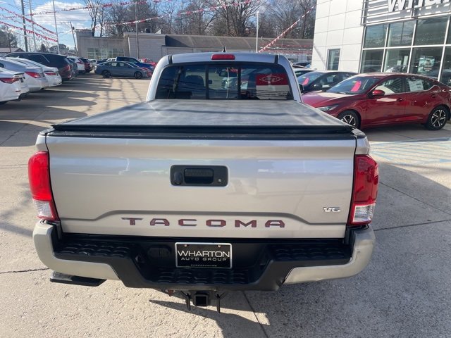 Used 2016 Toyota Tacoma TRD Sport image 4