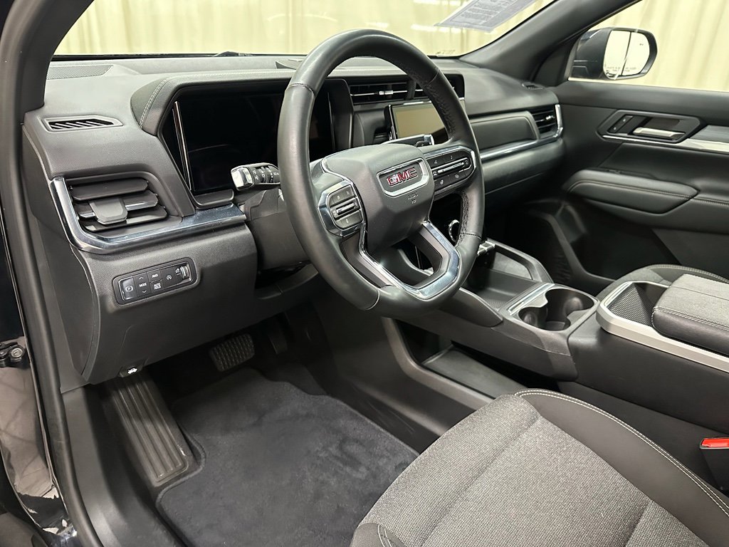 Used 2025 GMC Terrain Elevation image 31