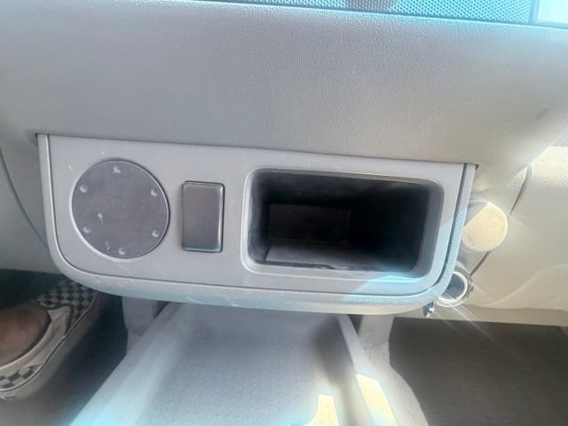 Used 2009 Nissan Frontier SE w/ SE Value Truck Pkg RWD image 16