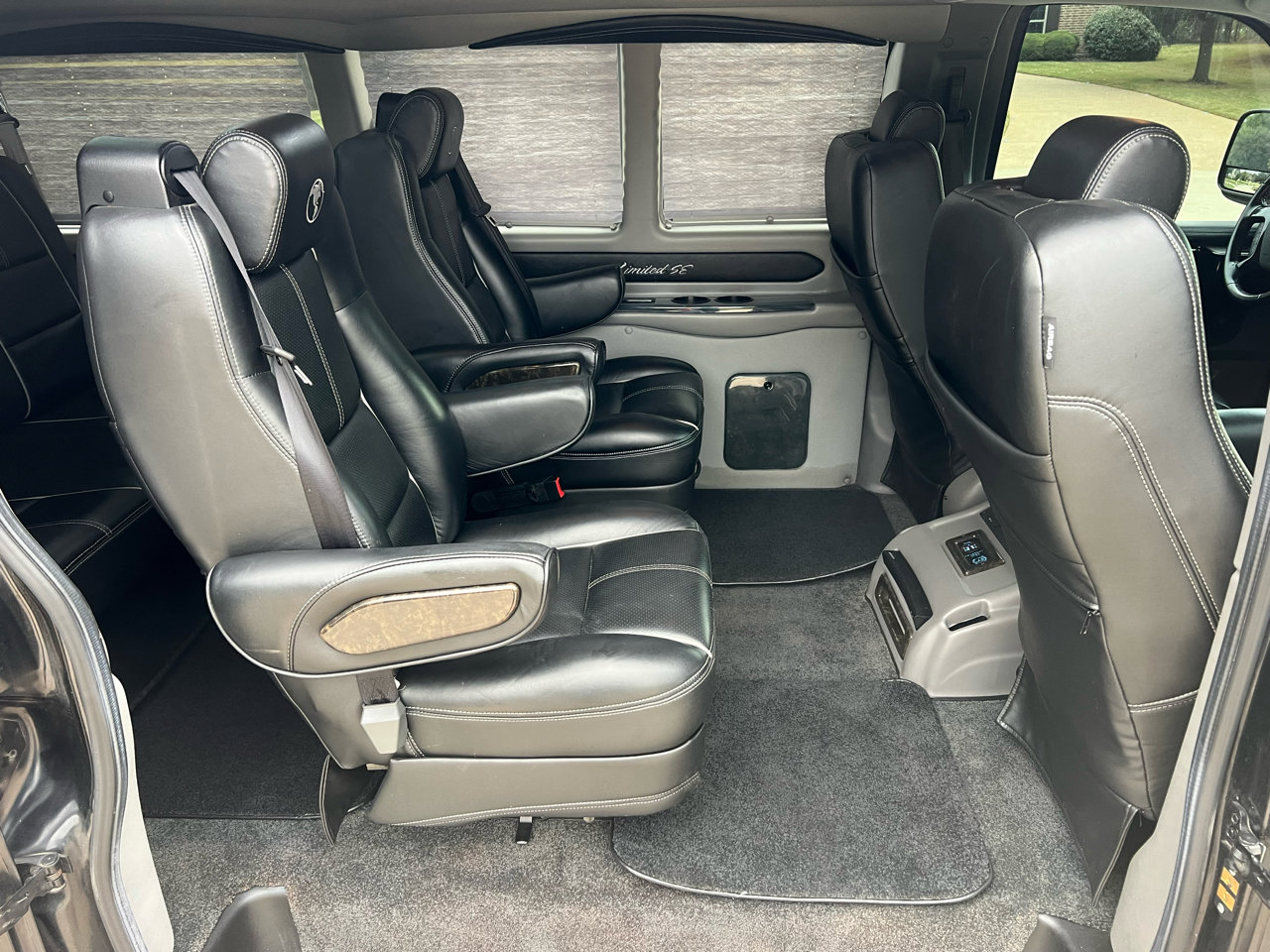 Used 2018 GMC Savana 3500 image 51