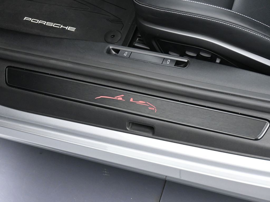 Certified 2024 Porsche 911 Carrera GTS image 16