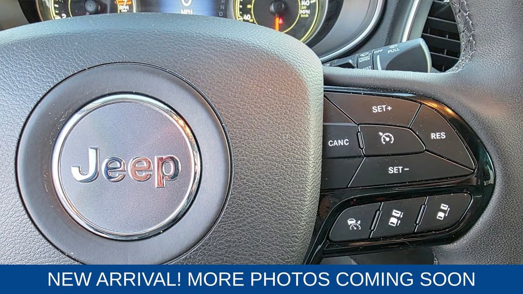 Used 2023 Jeep Cherokee Altitude Lux image 15