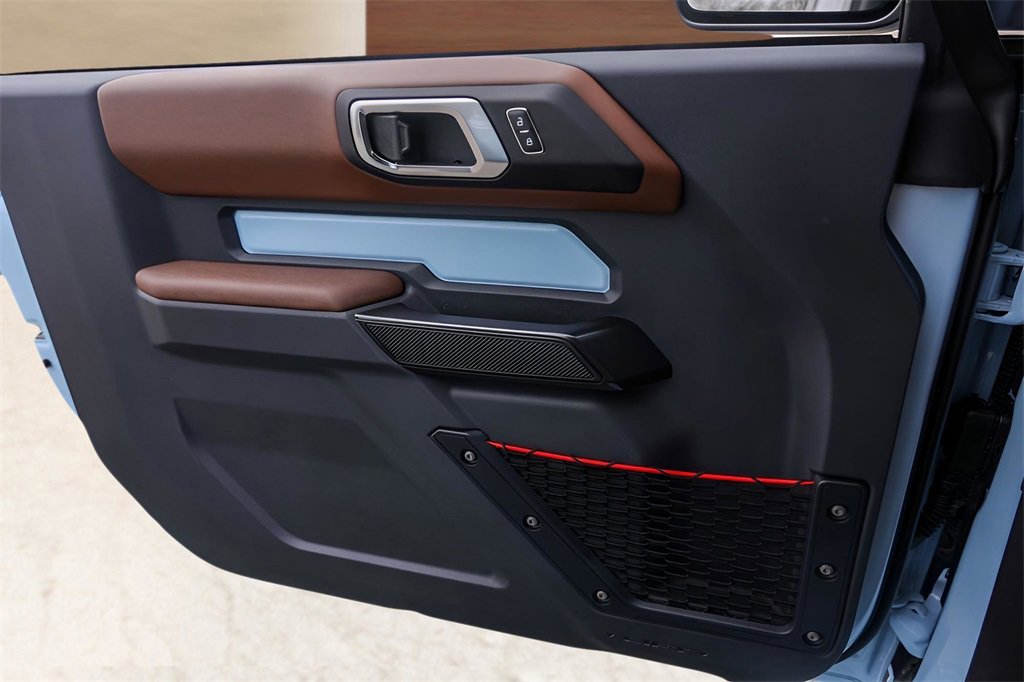 Used 2024 Ford Bronco Heritage Edition image 26