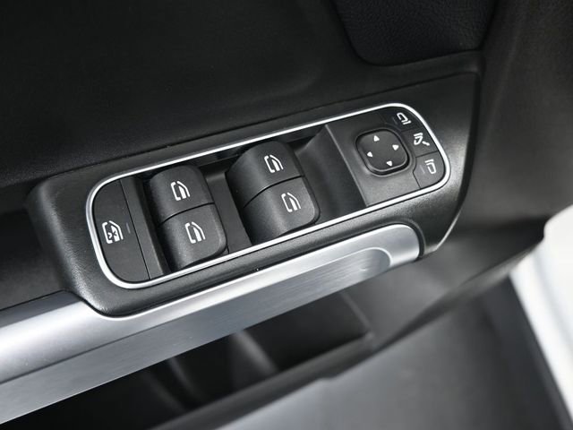 Used 2020 Mercedes-Benz GLB 250 image 13