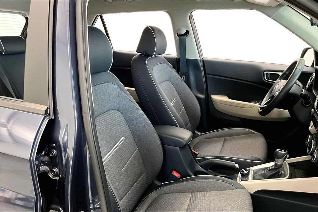 Certified 2024 Hyundai Venue Limited FWD image 7