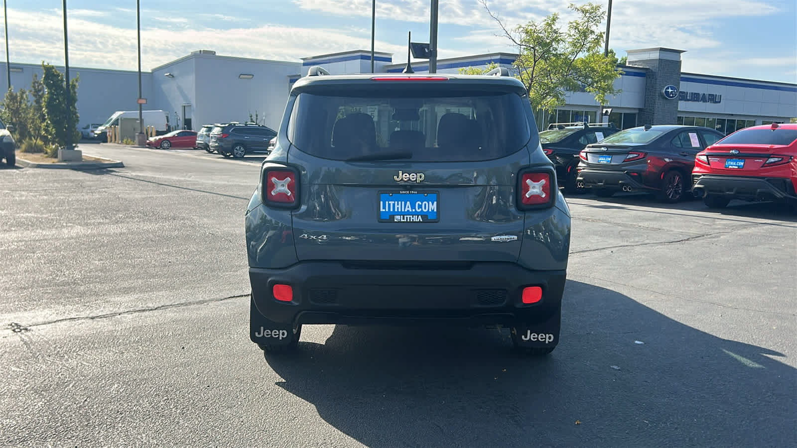 Used 2017 Jeep Renegade Latitude AWD/4WD image 6
