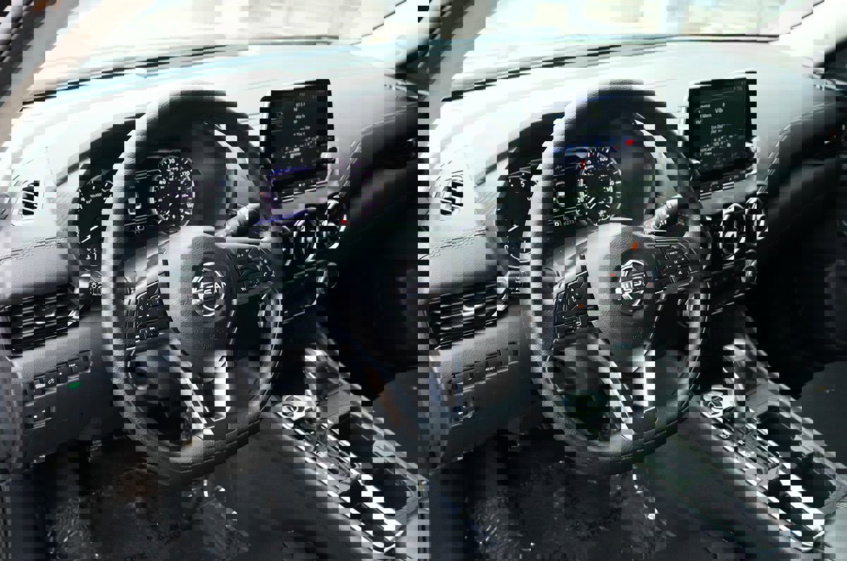 Used 2024 Nissan Sentra SV image 38