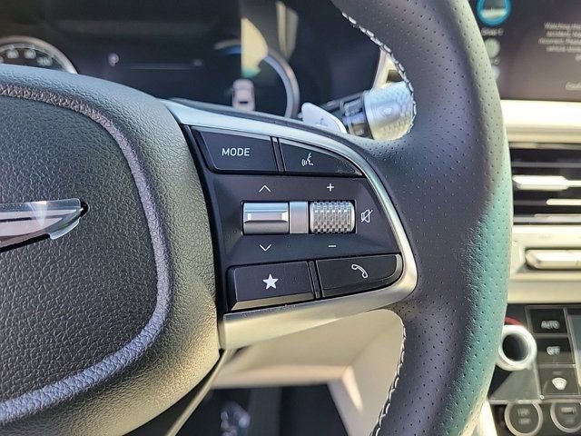 Used 2025 Genesis G70 2.5T RWD image 21