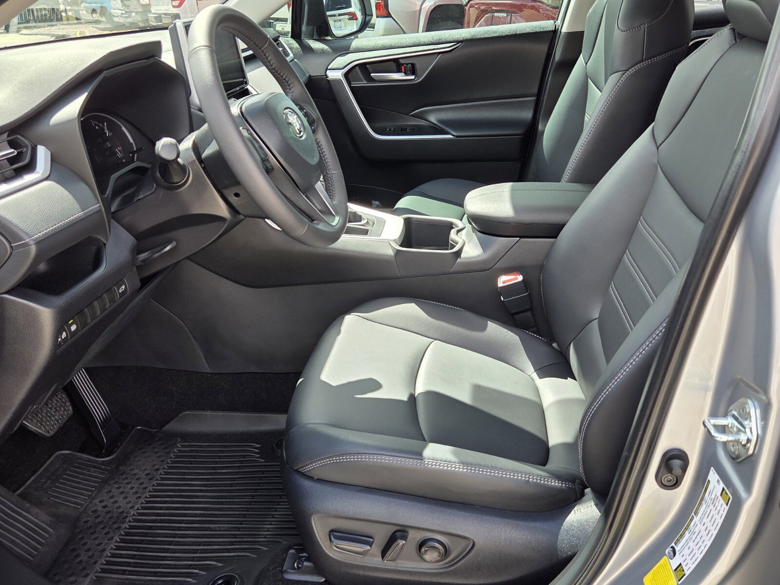 Certified 2025 Toyota RAV4 XLE Premium image 4