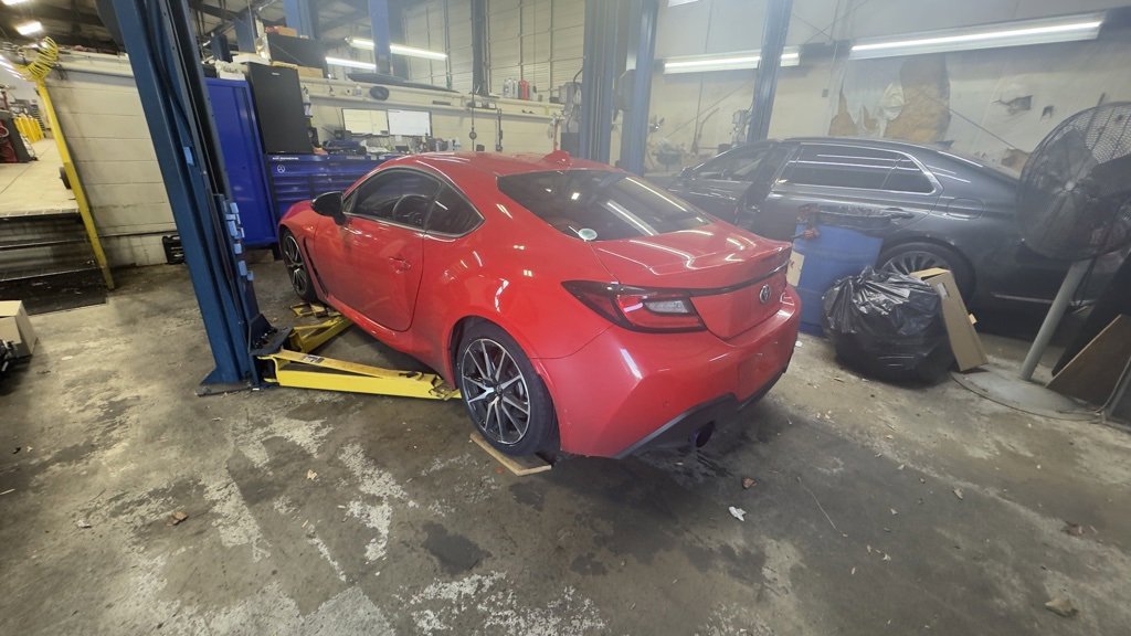 Used 2023 Toyota GR86 image 3