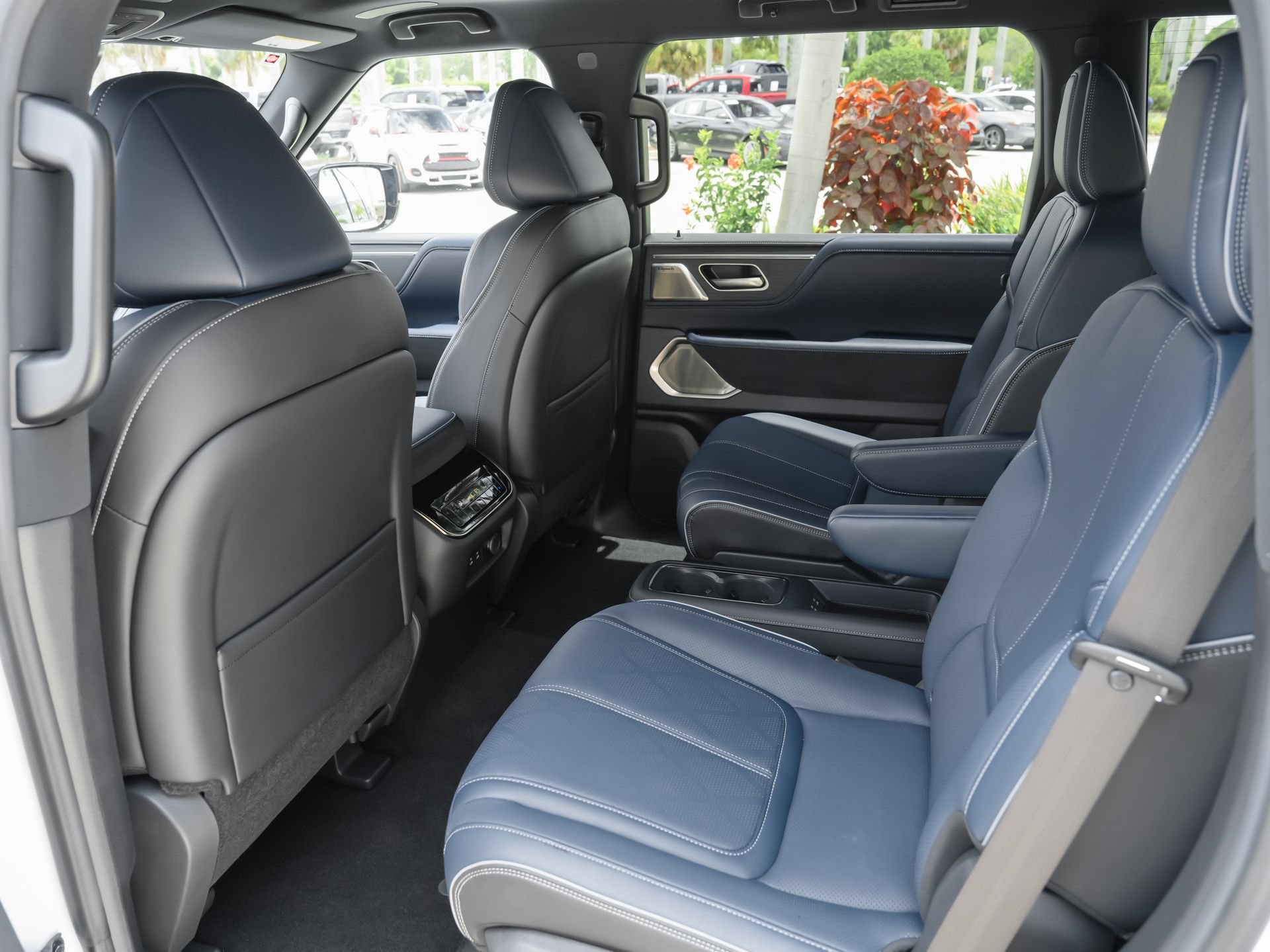 Certified 2026 INFINITI QX80 4WD w/ Sport Exterior Package image 32