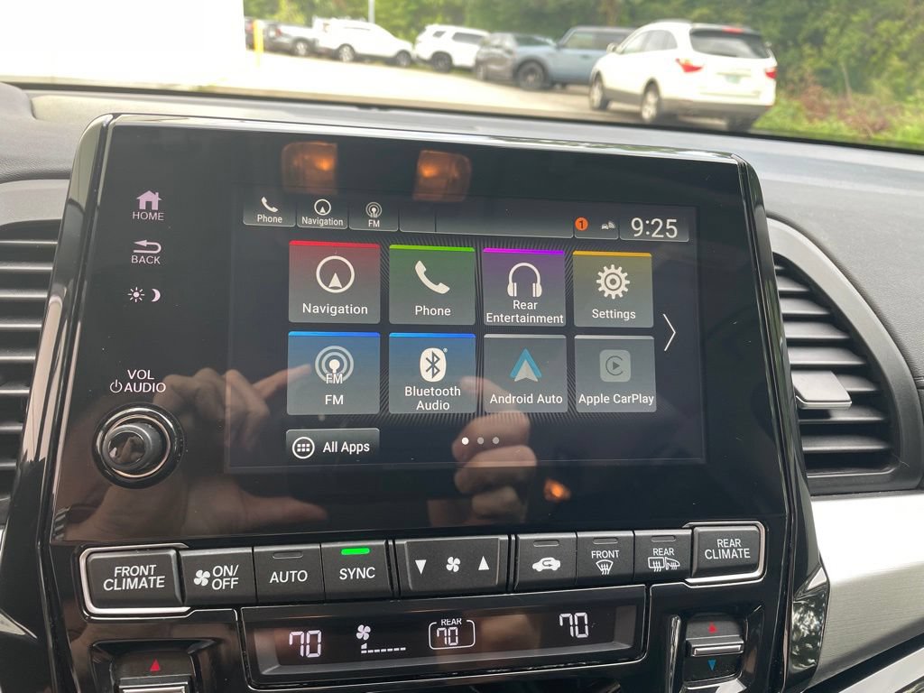 Certified 2024 Honda Odyssey Touring image 8
