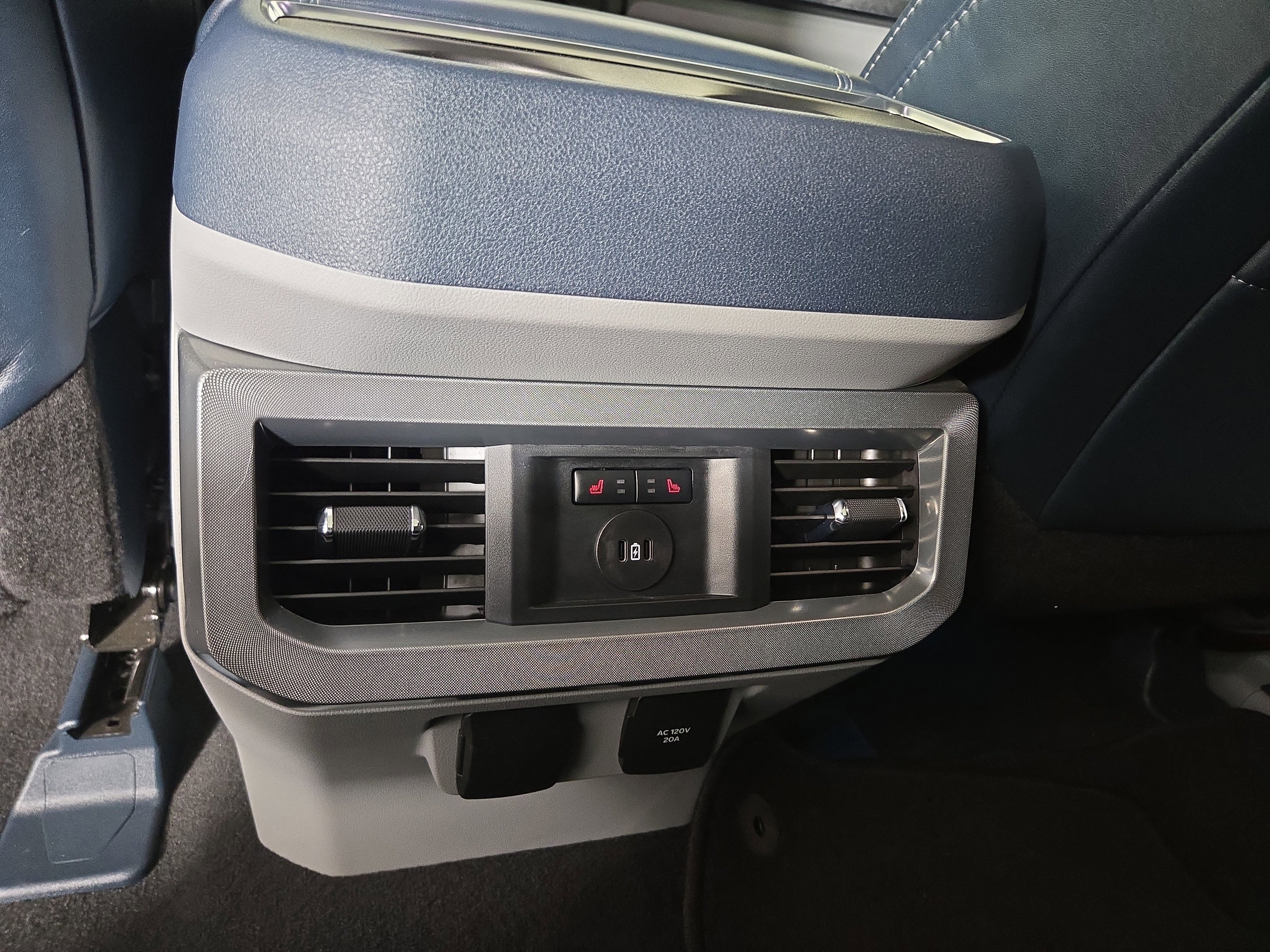 Used 2024 Ford F350 Limited w/ FX4 Off-Road Package image 32