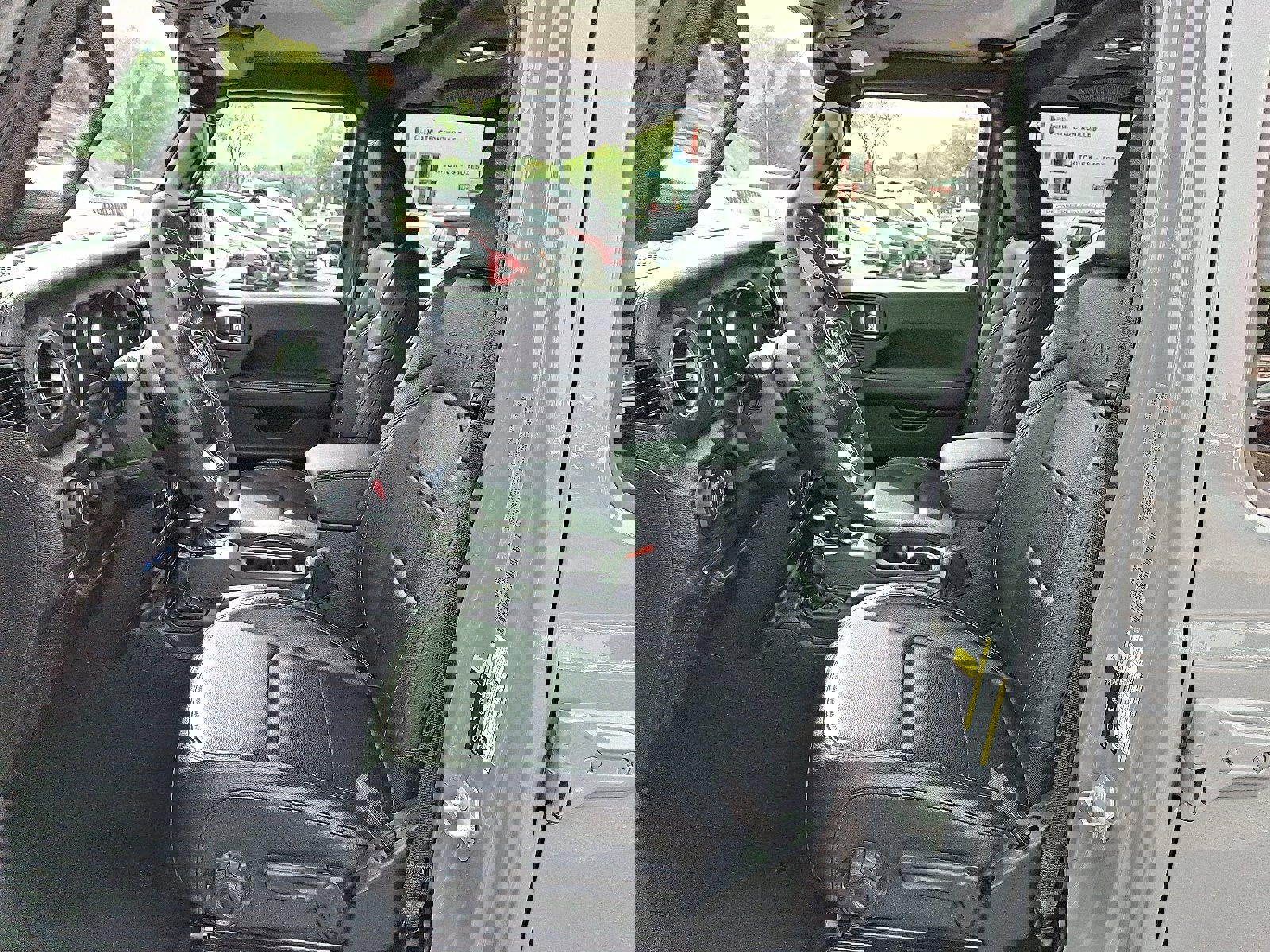 Used 2023 Jeep Wrangler Unlimited Sahara image 13