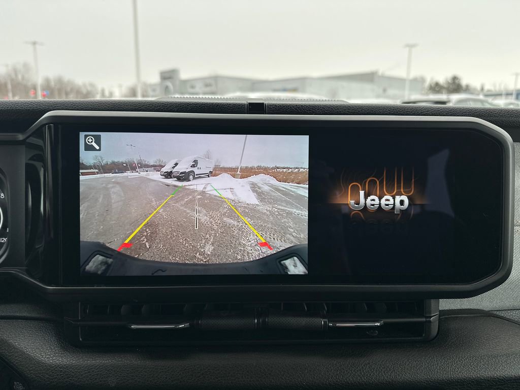 Used 2024 Jeep Gladiator Sport image 4