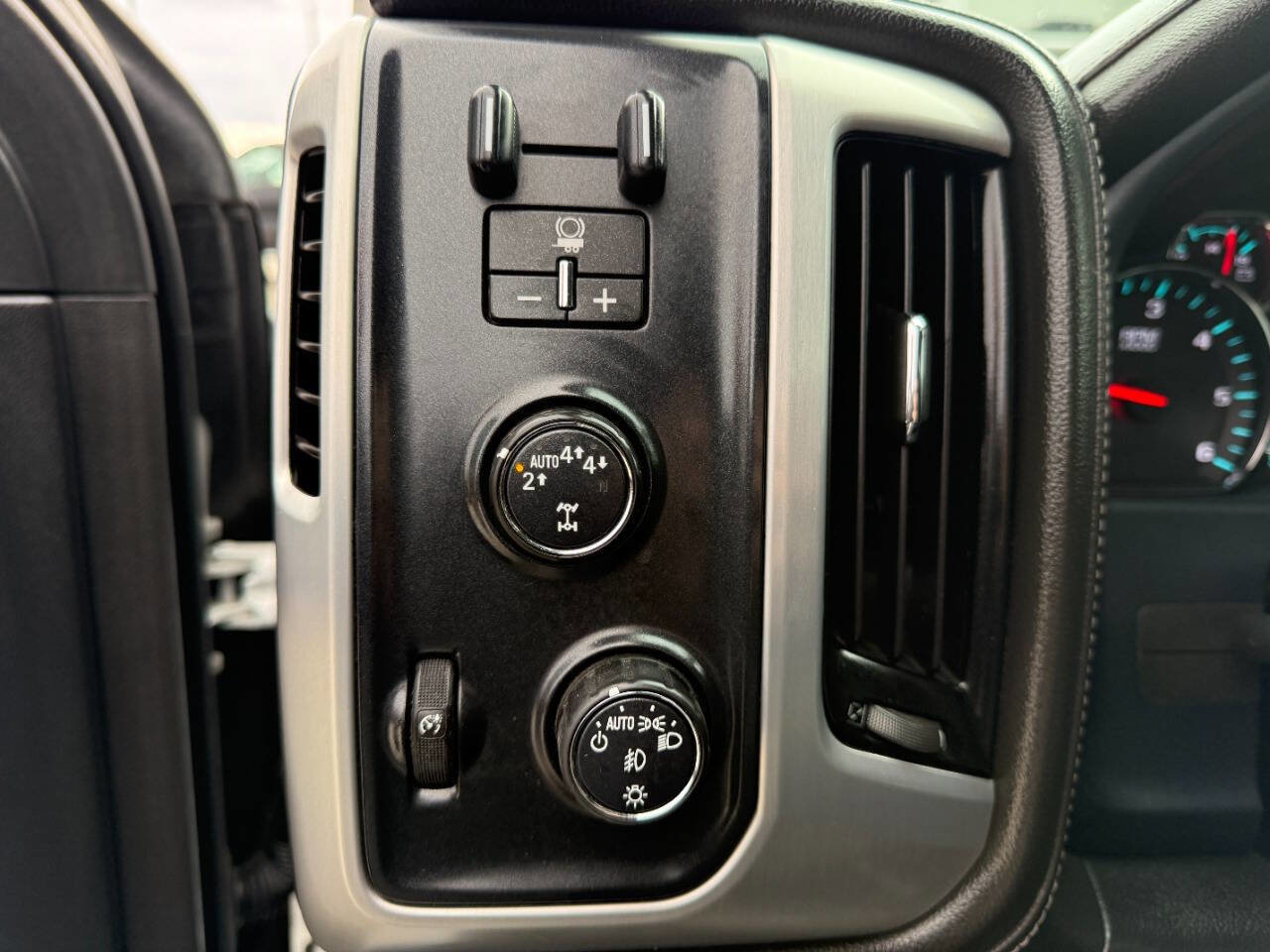 Used 2018 GMC Sierra 1500 SLT image 36