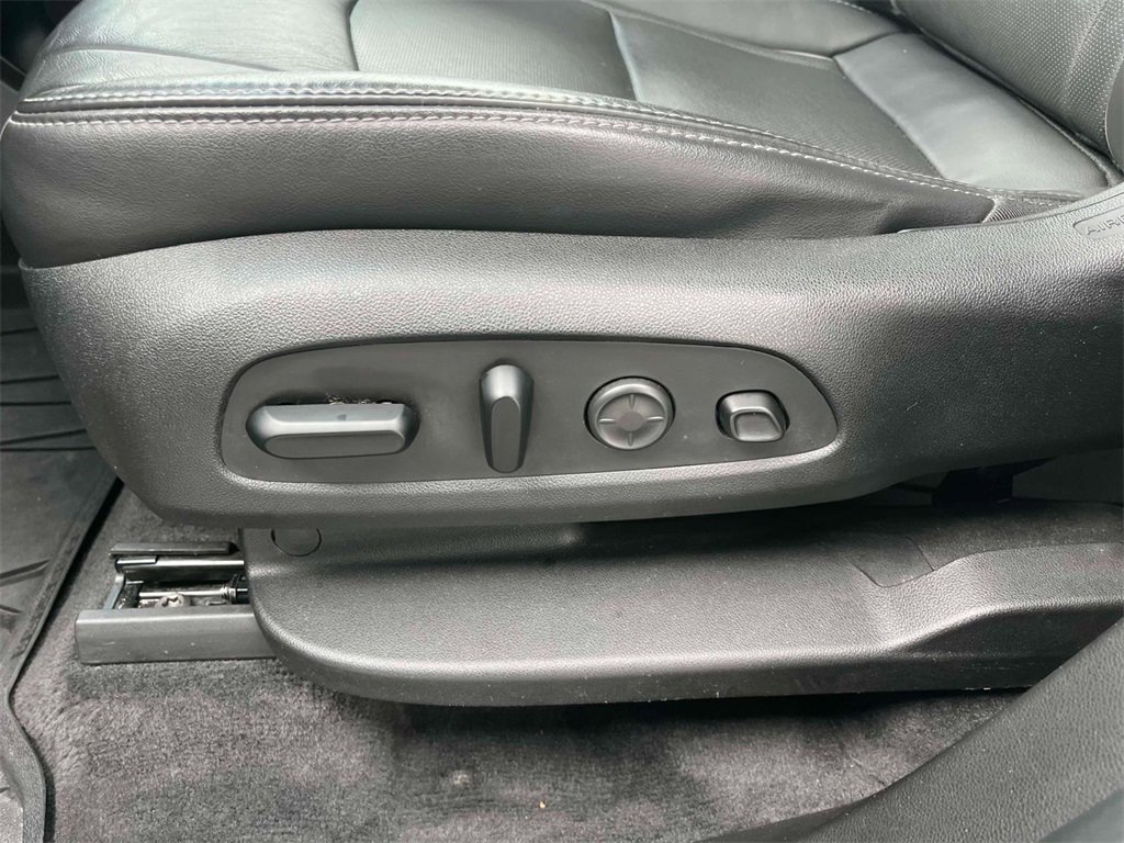 Used 2020 Buick Enclave Avenir w/ Avenir Technology Package image 29