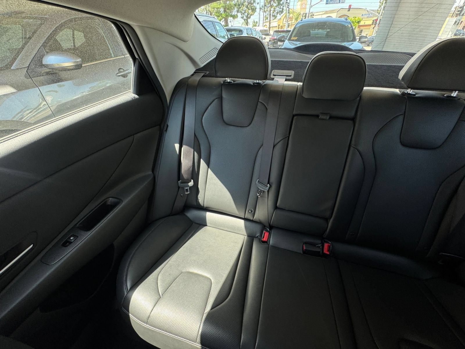 Used 2025 Hyundai Elantra Limited FWD image 42