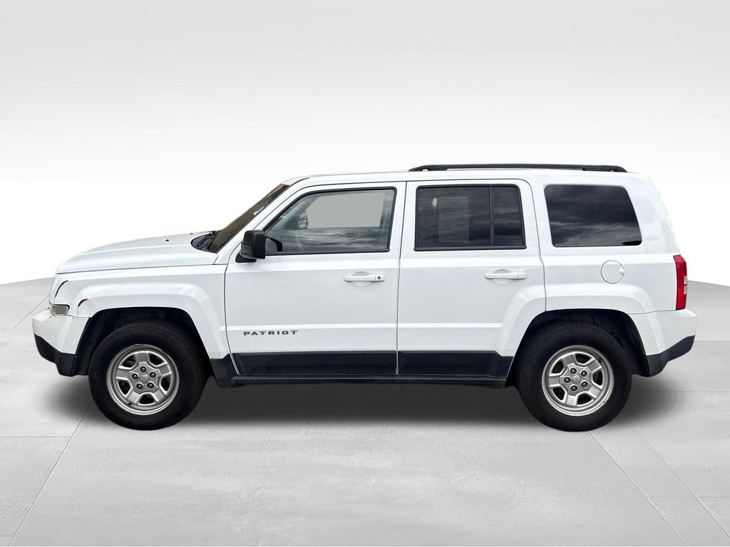 Used 2015 Jeep Patriot Sport w/ Power Value Group FWD image 5