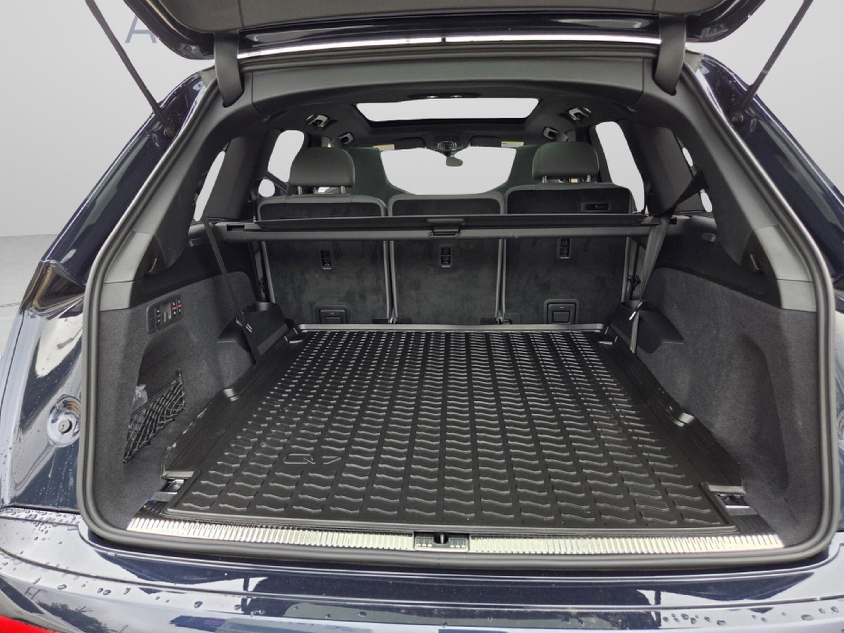 Used 2025 Audi SQ7 Prestige AWD/4WD image 31