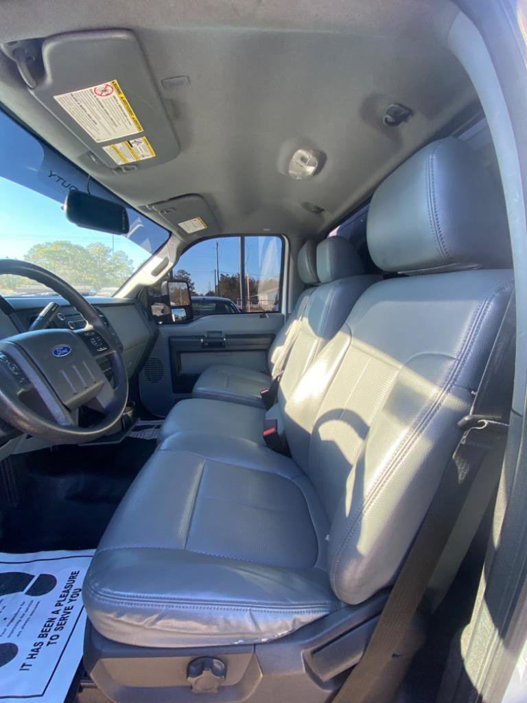 Used 2015 Ford F550 2WD Regular Cab Super Duty image 11