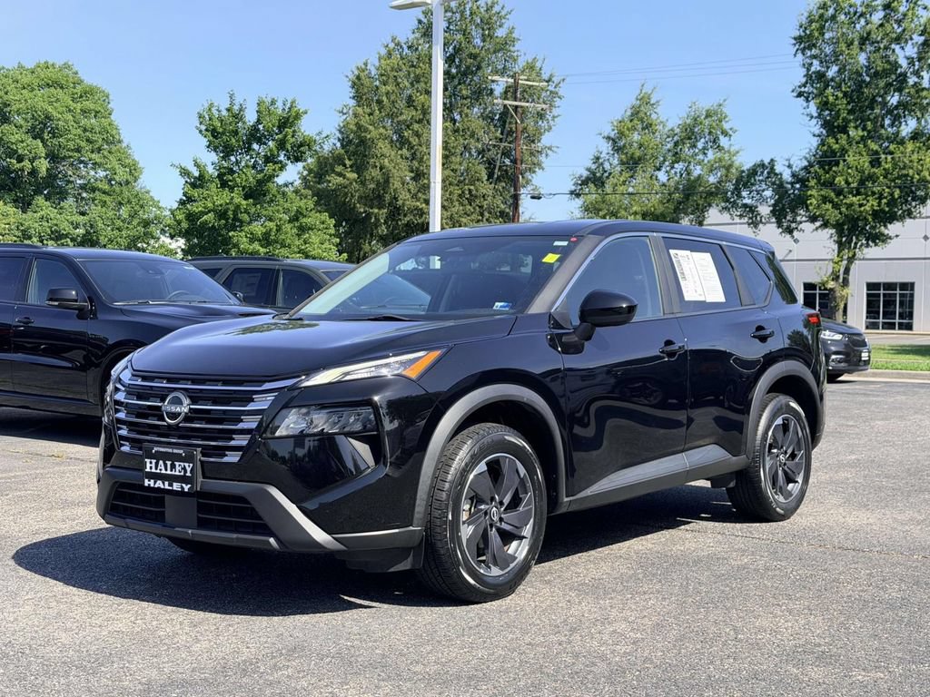 Used 2024 Nissan Rogue SV FWD image 5