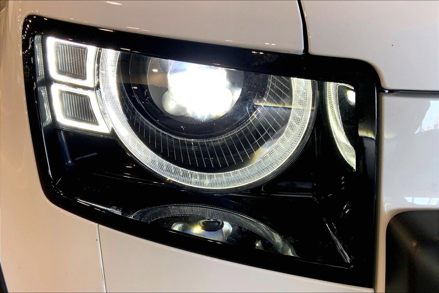 Used 2023 Land Rover Defender 110 S image 27