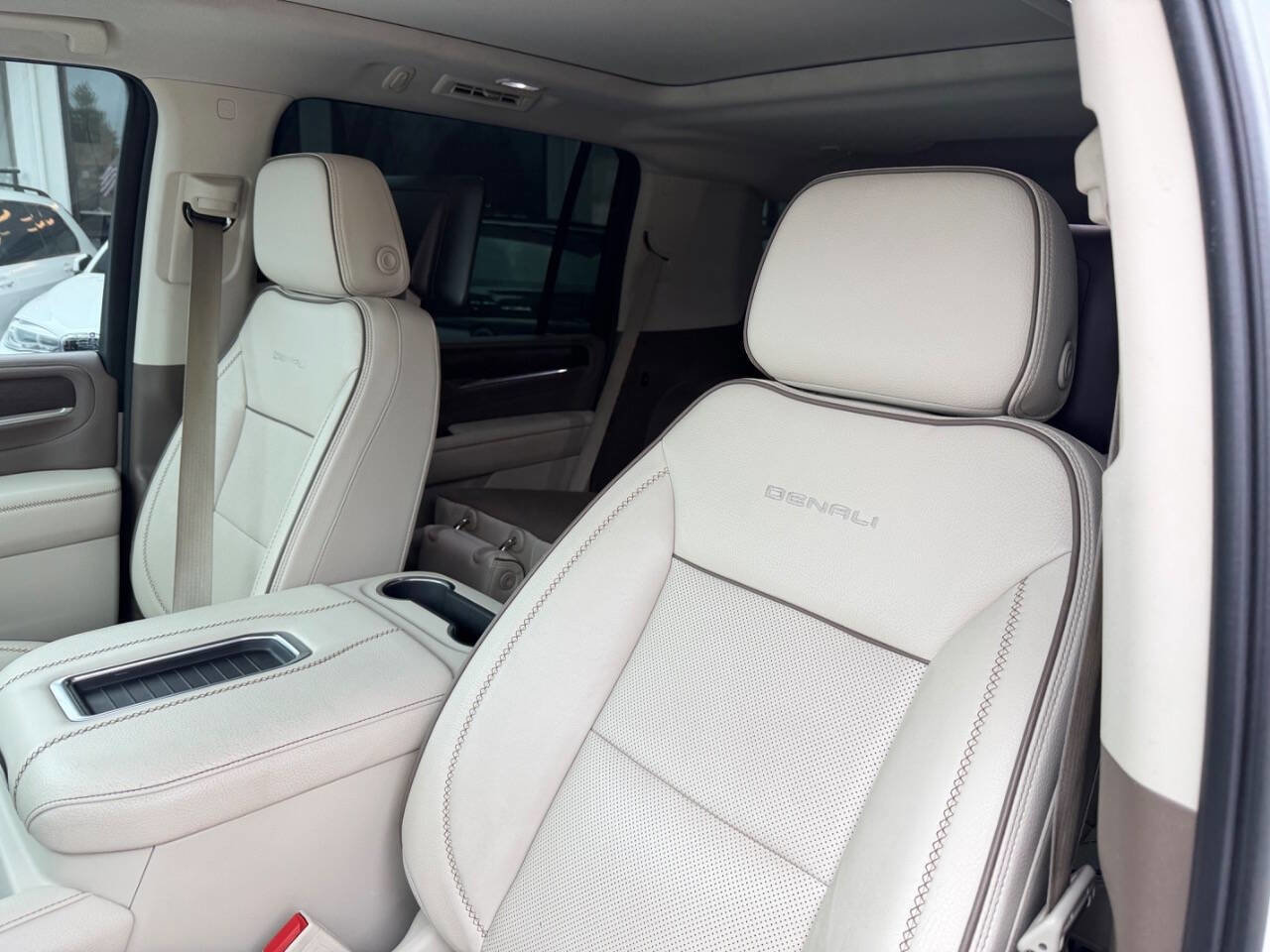 Used 2021 GMC Yukon XL Denali w/ Denali Ultimate Package image 48